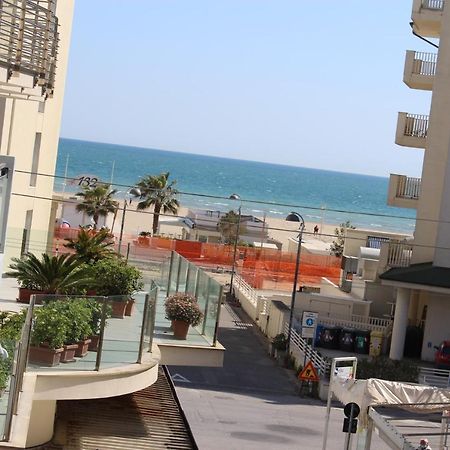 Hotel Mora Rimini Zewnętrze zdjęcie
