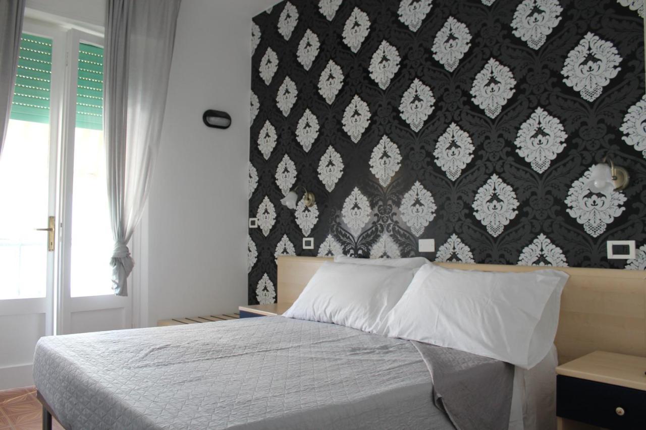 Hotel Mora Rimini Zewnętrze zdjęcie