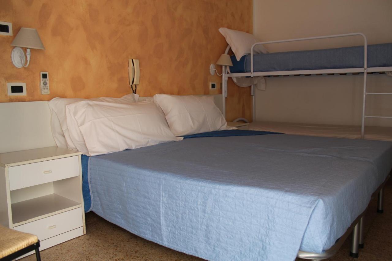 Hotel Mora Rimini Zewnętrze zdjęcie