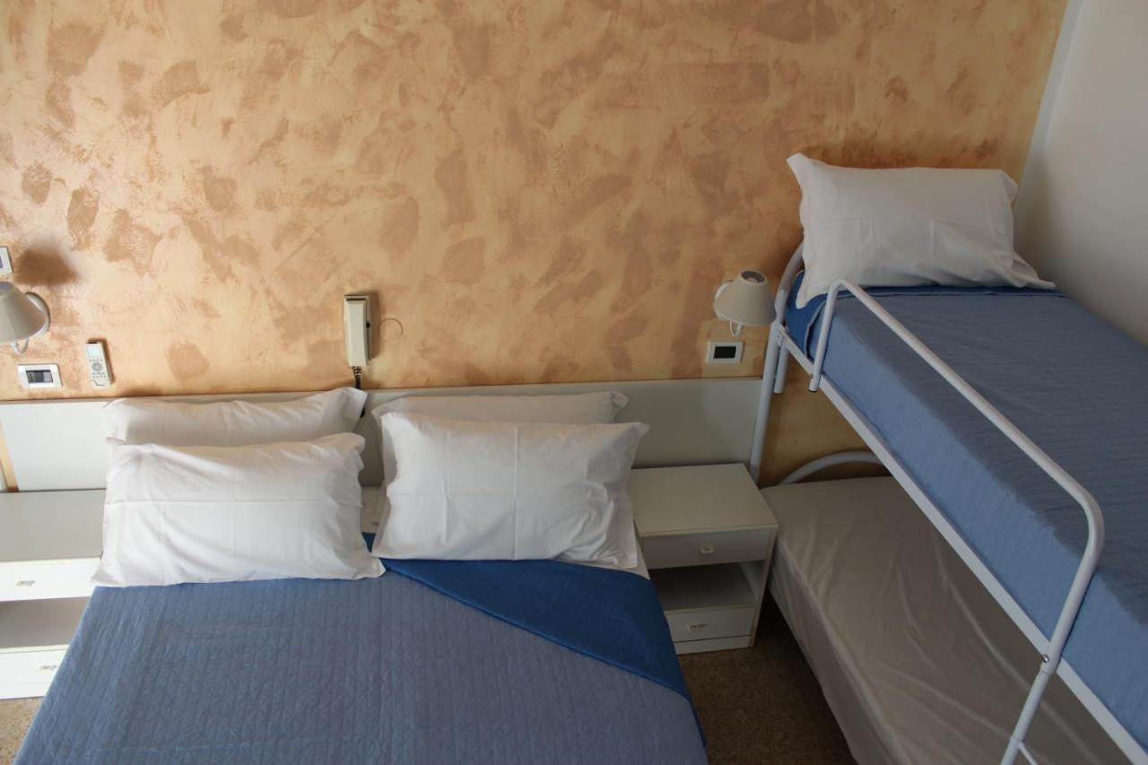 Hotel Mora Rimini Zewnętrze zdjęcie