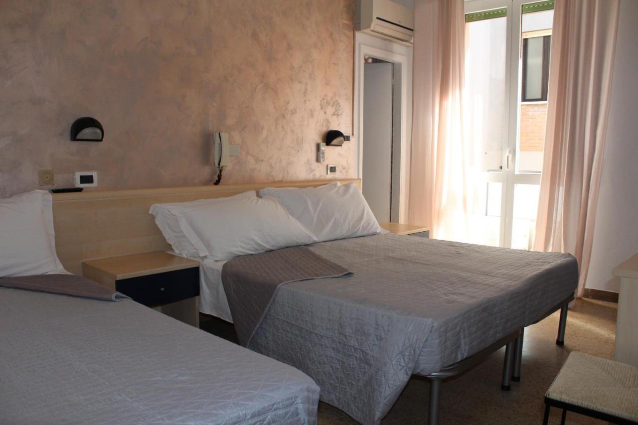 Hotel Mora Rimini Zewnętrze zdjęcie