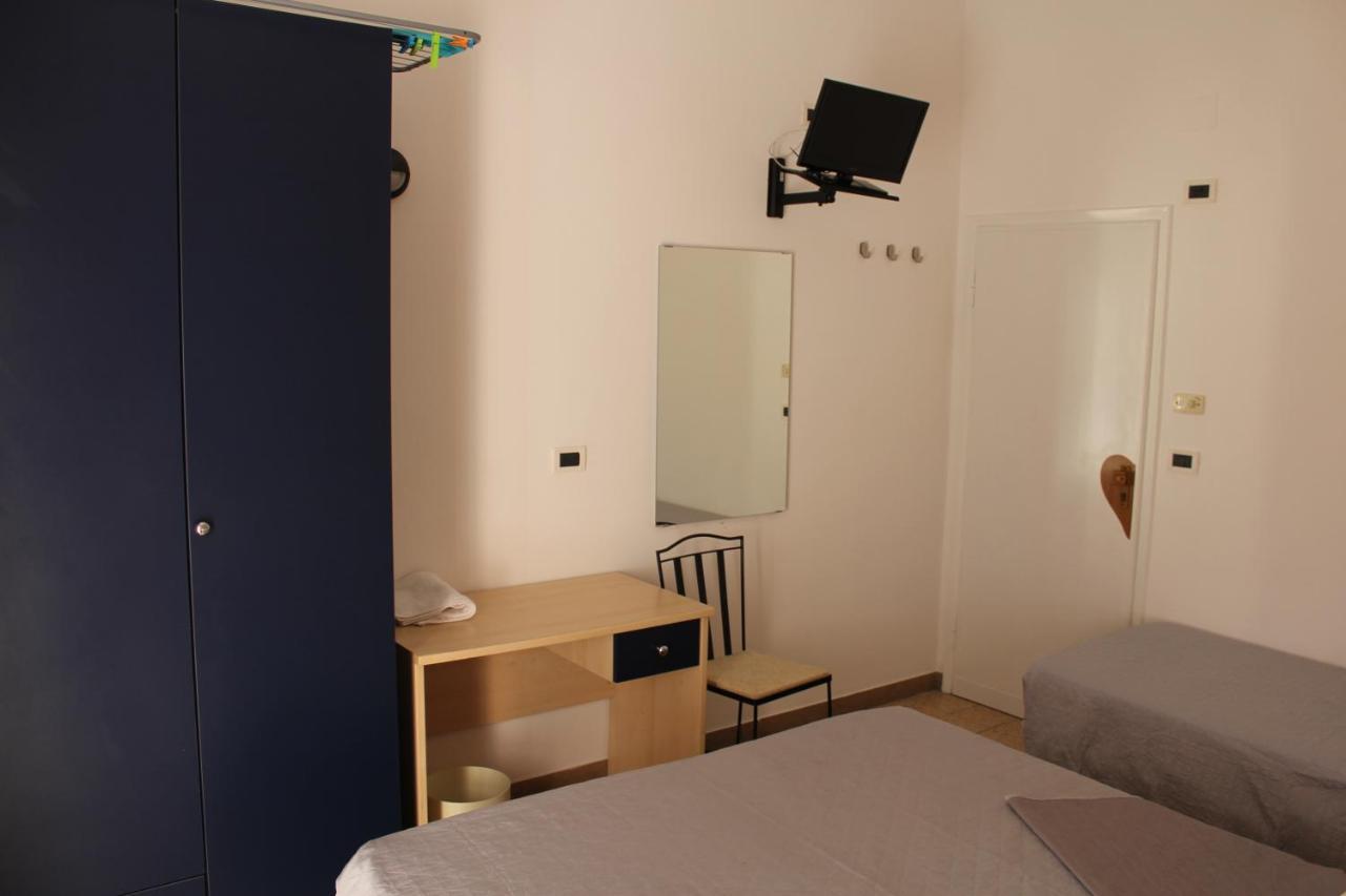 Hotel Mora Rimini Zewnętrze zdjęcie