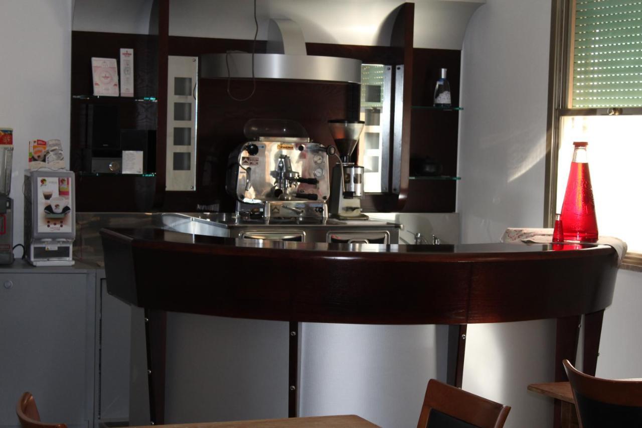 Hotel Mora Rimini Zewnętrze zdjęcie